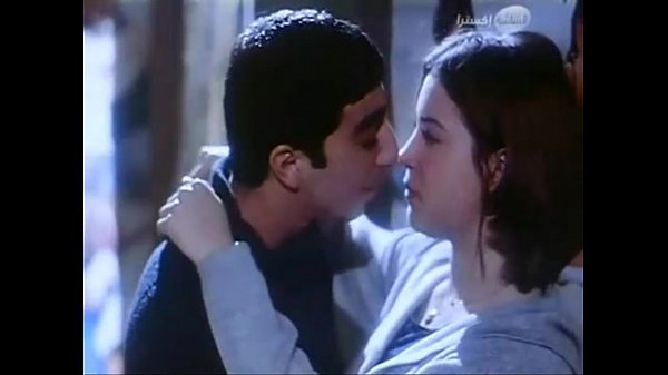 منه شلبي مزنوقه علي السطح والواد نازل فيها نيك – سكس مصري